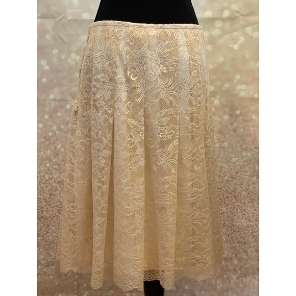 Spiegel 12‎ Below Knee Lace/Liner with Metallic Accent - Picture 4 of 7